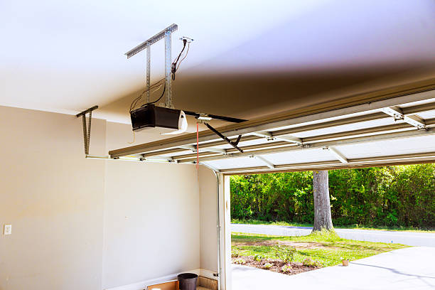Top rated local Garage Door specialists in Byrnes Mill, MO